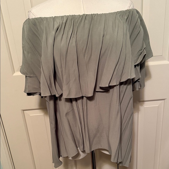 MLM  Ruffle Blouse - Picture 5 of 6